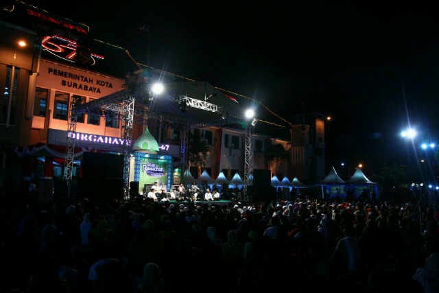 balaikota-surabaya-1