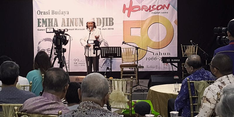 Belajar Manusia Kepada Sastra, Cak Nun.