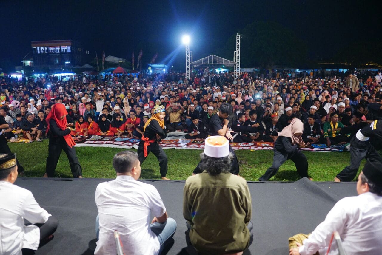 Silat memberi ilmu kepada ibadahmu, ibadahmu memberi ilmu pada silatmu.