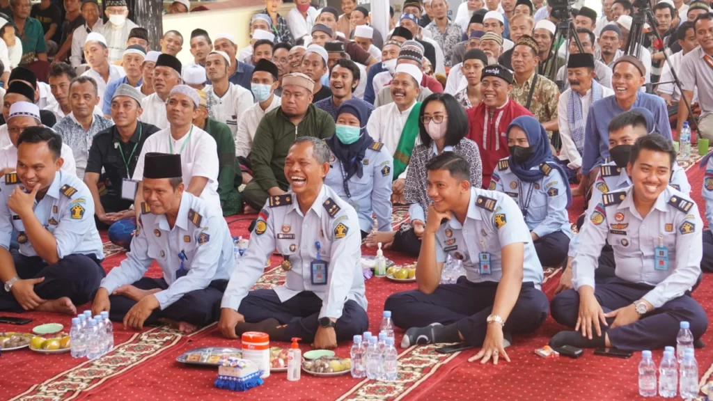 Warga Lapas Porong, Sidoarjo, bergembira bersama Mbah Nun dan KiaiKanjeng.