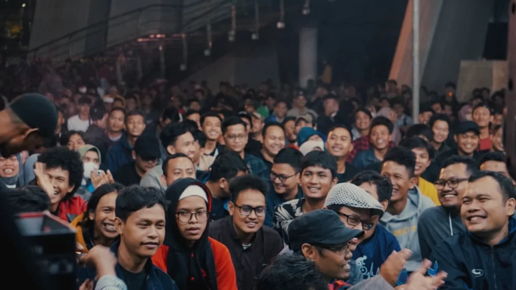 Kita ini cenderung mati-matian untuk dunia, padahal dunia ini adalah sesuatu yang tidak akan dibawa mati